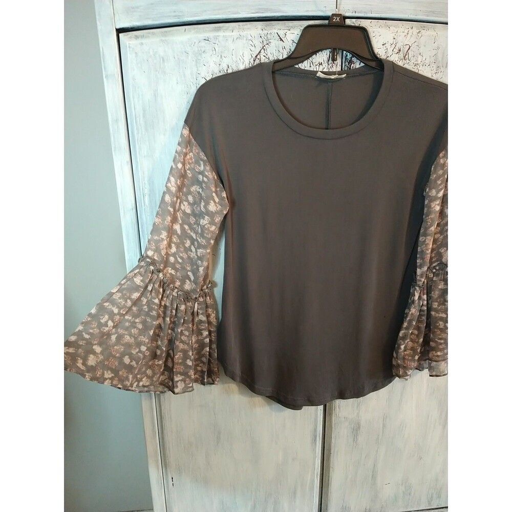 Mystree Flared Sleeve Floral Printed Top Gray Xs Boho Feminine Cottage Core - Picture 5 of 11